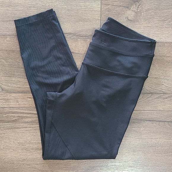 Activewear LOT OF 2- Hardly/Gently Worn- FILA, UNDER ARMOUR - Size Large - Picture 4 of 6